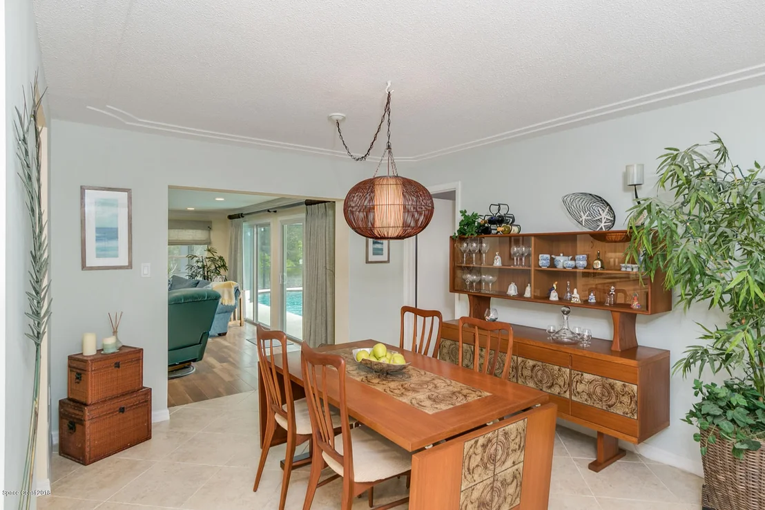 Photo of 449 Thrush Drive