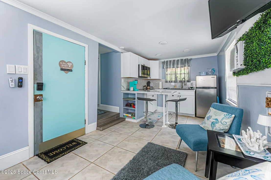 Photo of 329 Pineda Street