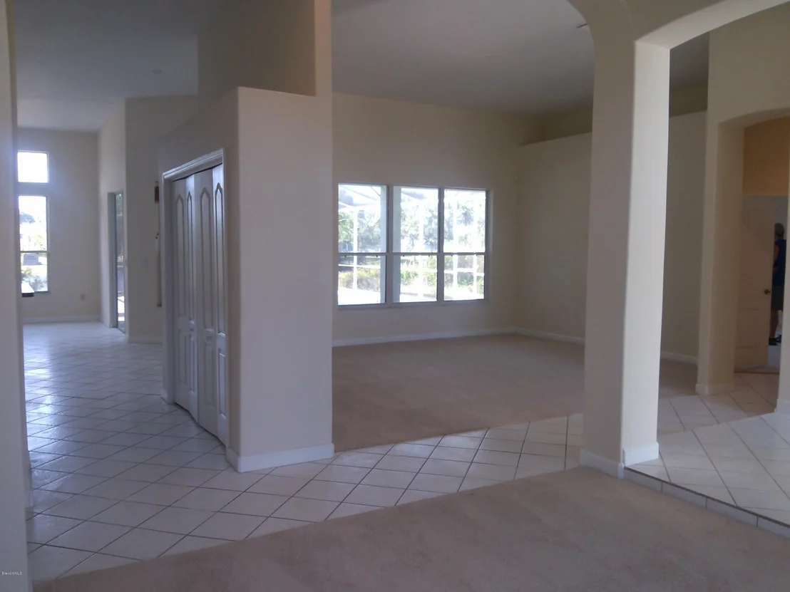 Photo of 4474 Long Lake Road