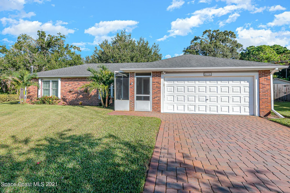 Photo of 5770 Fairbridge Street
