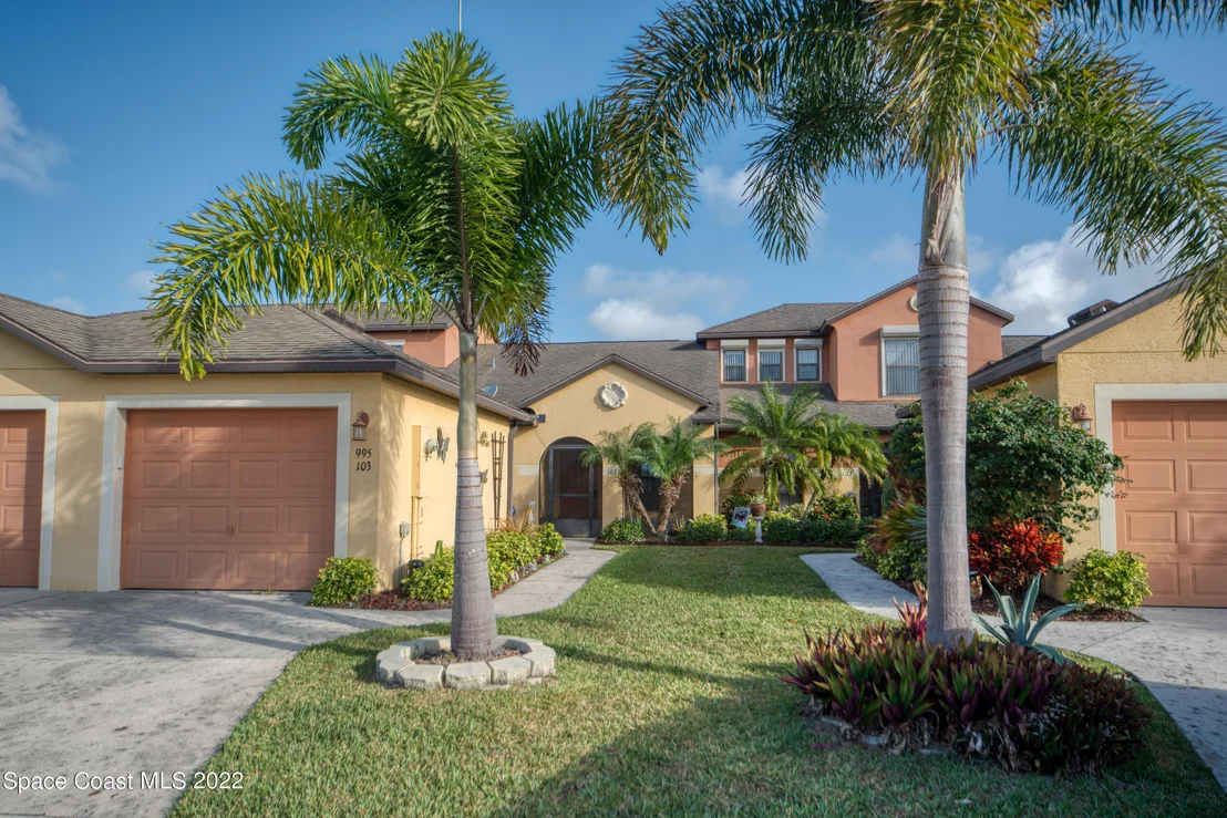 Photo of Unit 103 at 995 Luminary Circle