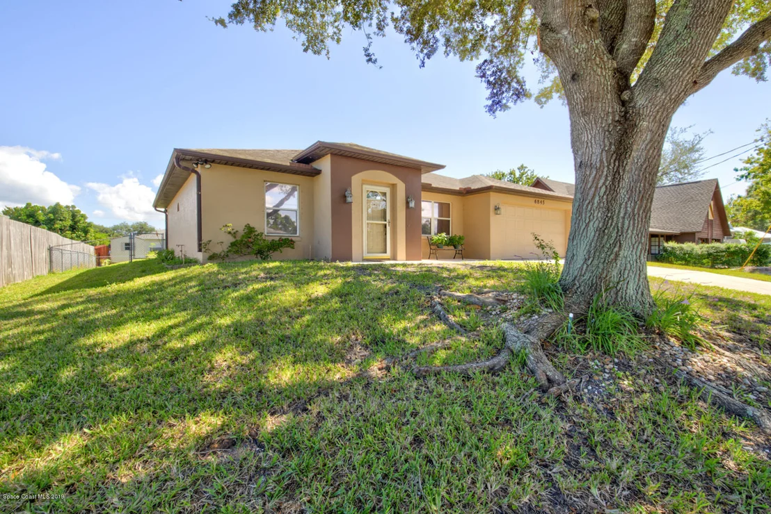 Photo of 6845 Cedar Avenue