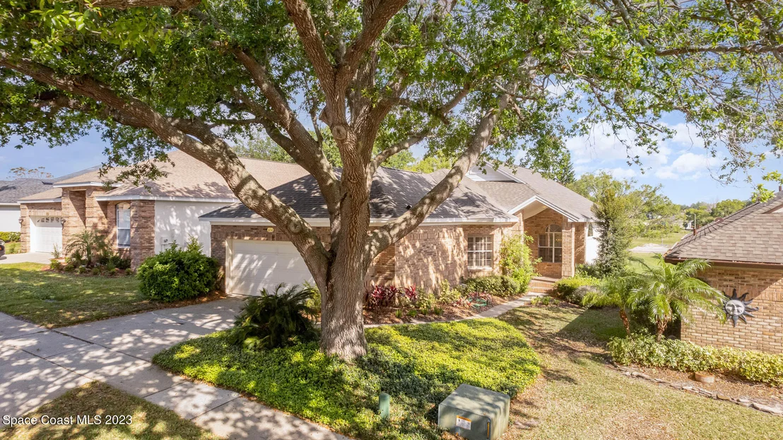 Photo of 484 Arrowmount Place