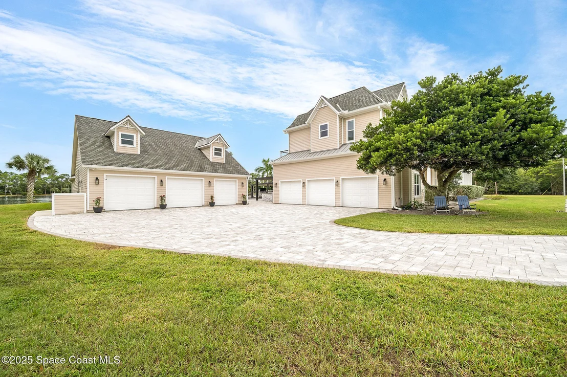 Photo of 4236 Hield Road NW