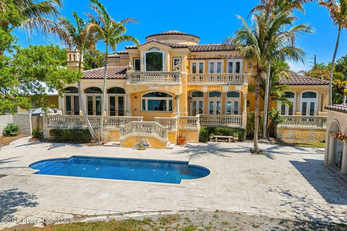 Photo of 1000 N Riverside Drive