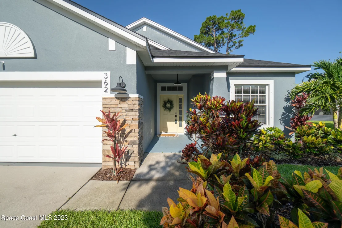 Photo of 362 Waterside Circle