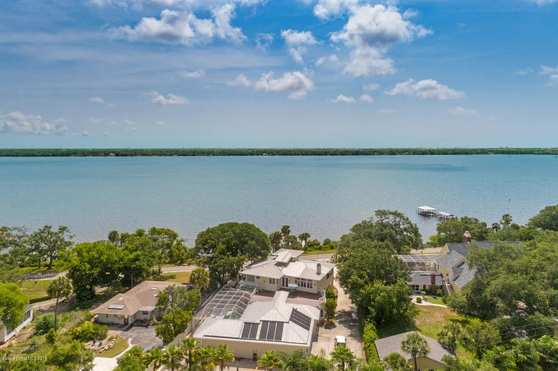 Photo of 865 N Indian River Drive N