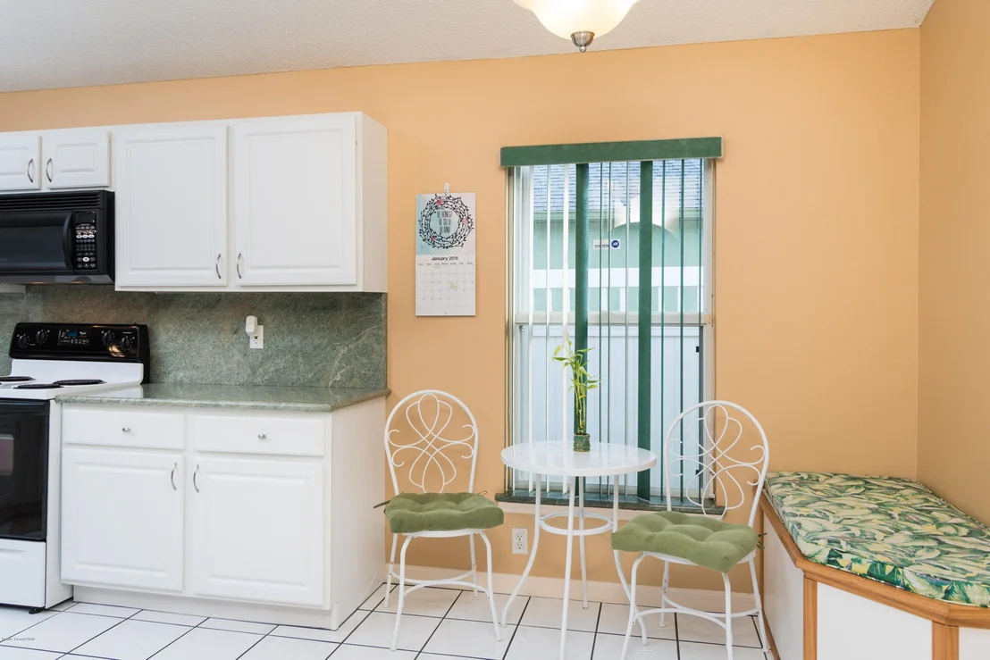 Photo of 1282 White Oak Circle