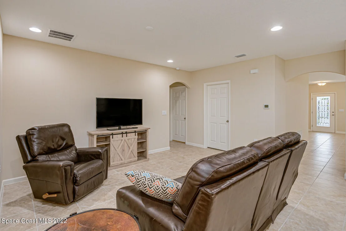 Photo of 1275 Fuji Drive