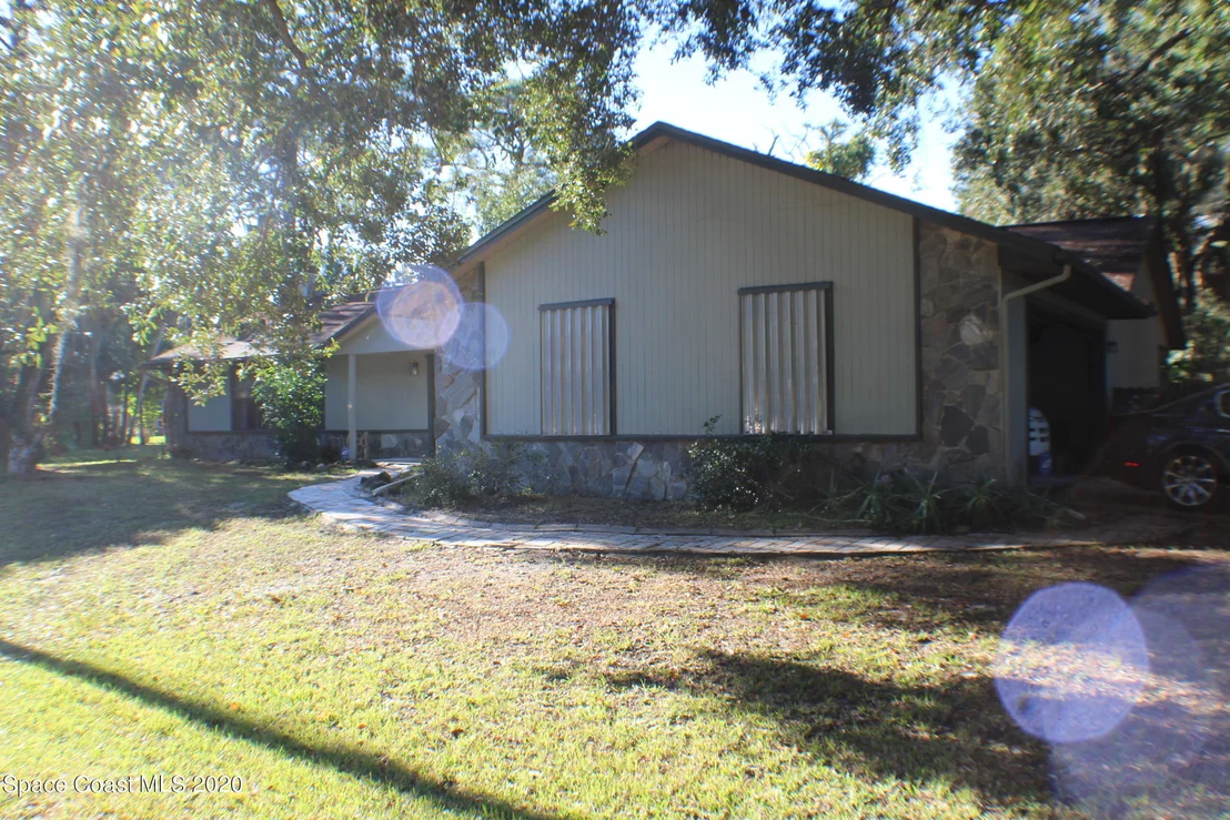 Photo of 150 Oakledge Drive