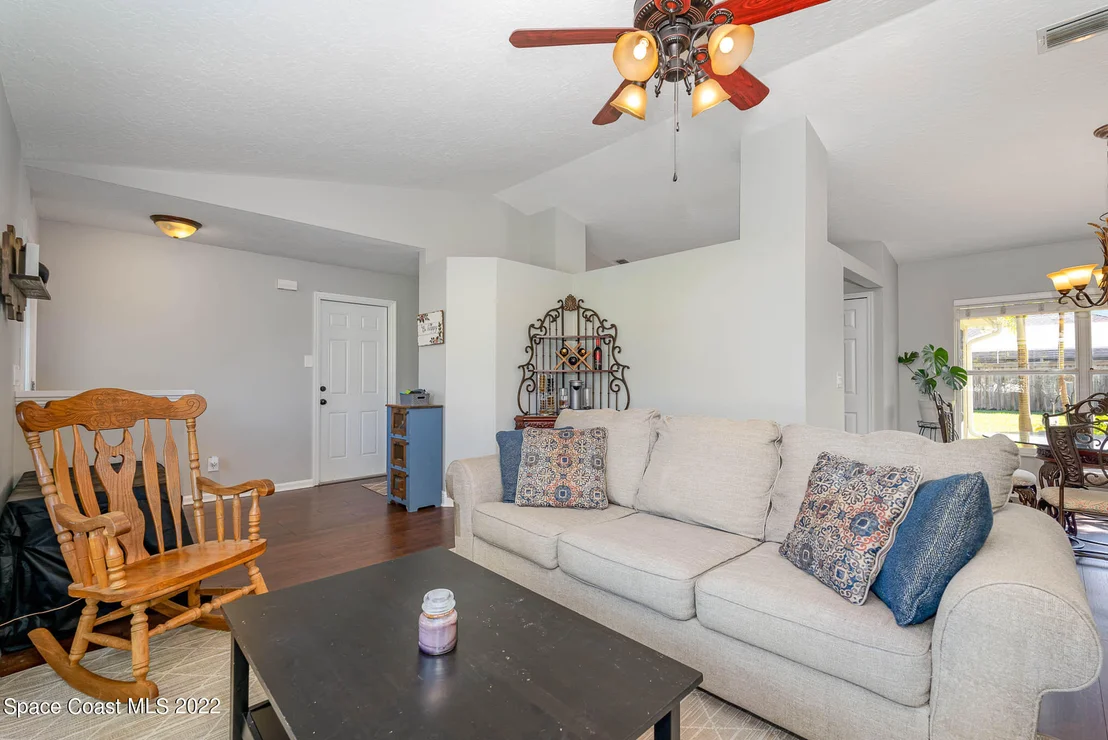 Photo of 4921 Buttonwood Drive