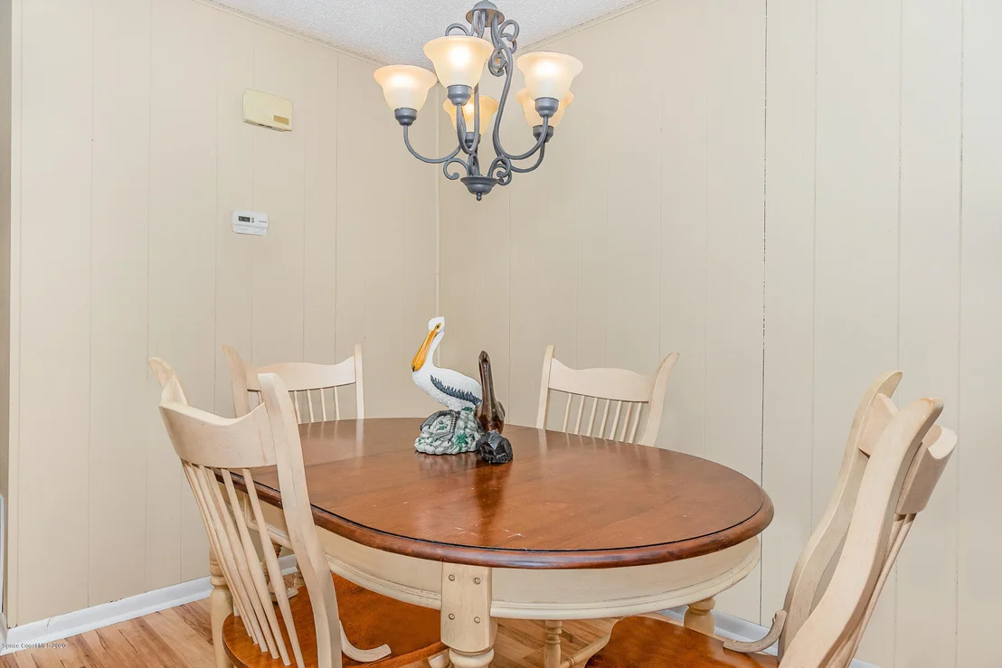 Photo of 2581 Corbusier Drive