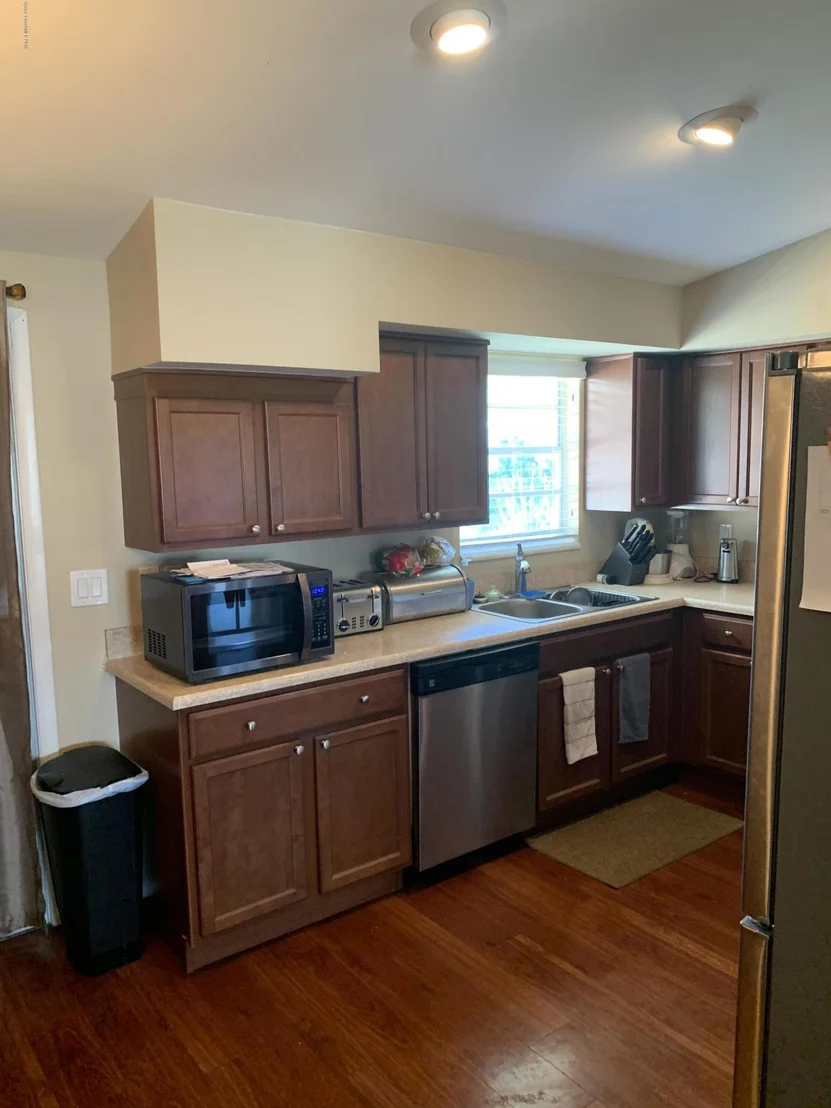 Photo of 3077 Abbott Avenue NE