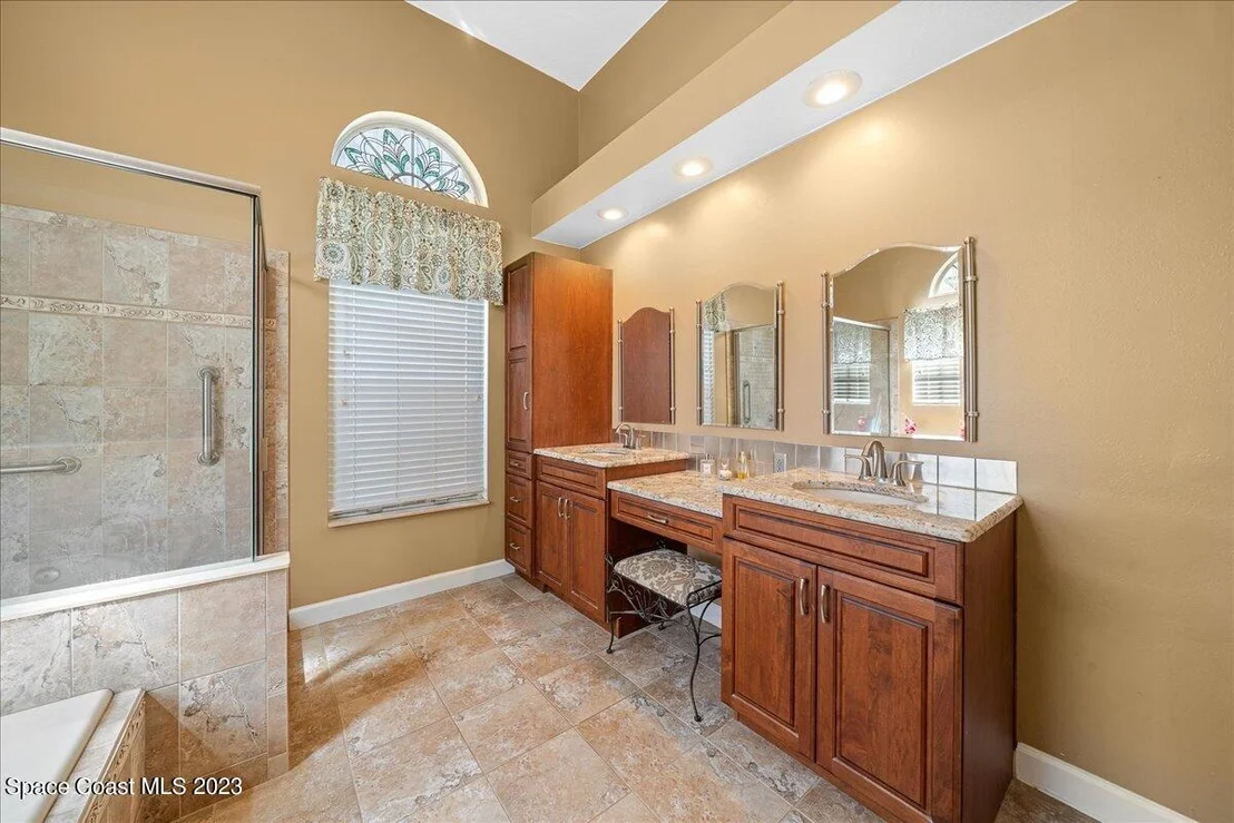 Photo of 369 Lake Victoria Circle