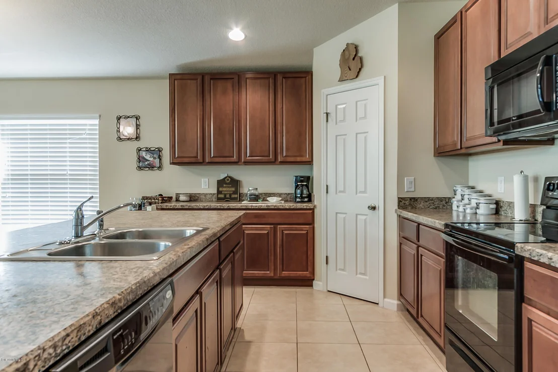 Photo of 956 Whetstone Place