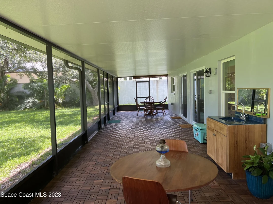 Photo of 526 Sunset Boulevard