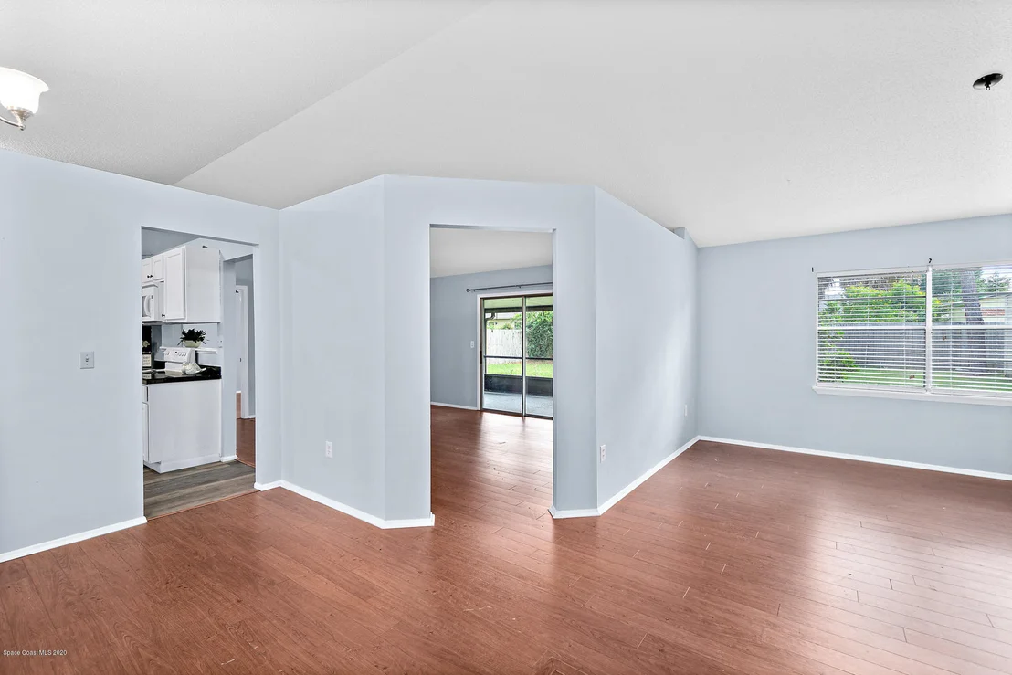 Photo of 6437 Fairchild Avenue