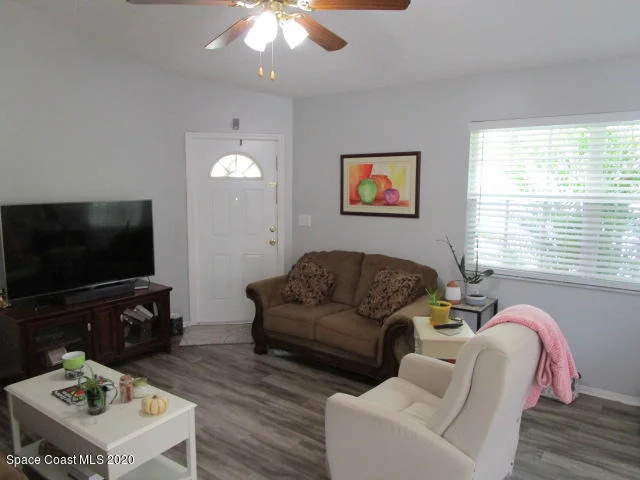 Photo of 810 Wateroak Drive NE