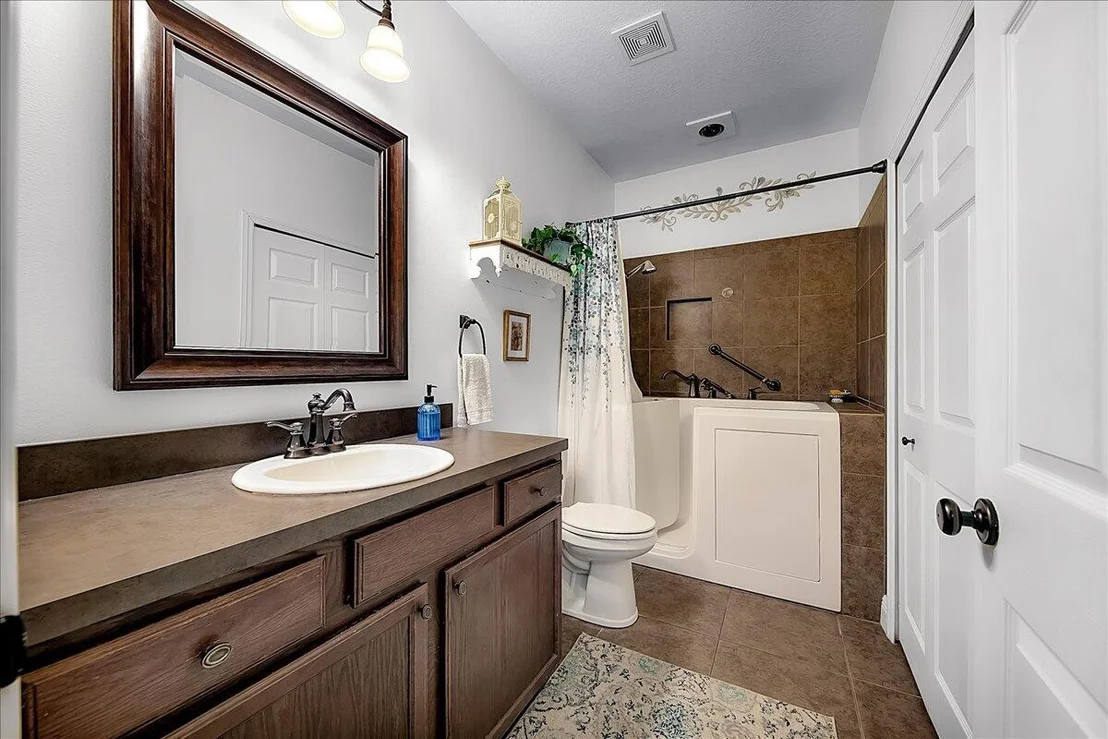 Photo of 2050 Bridgeport Circle