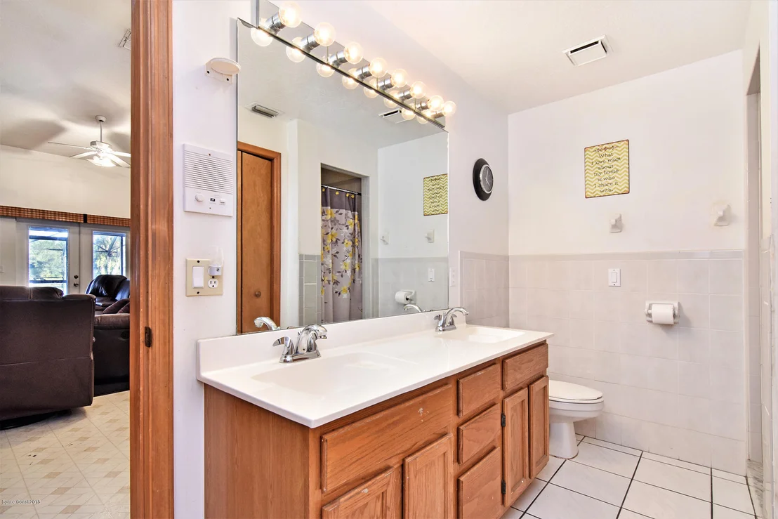 Photo of 5265 Pine Street