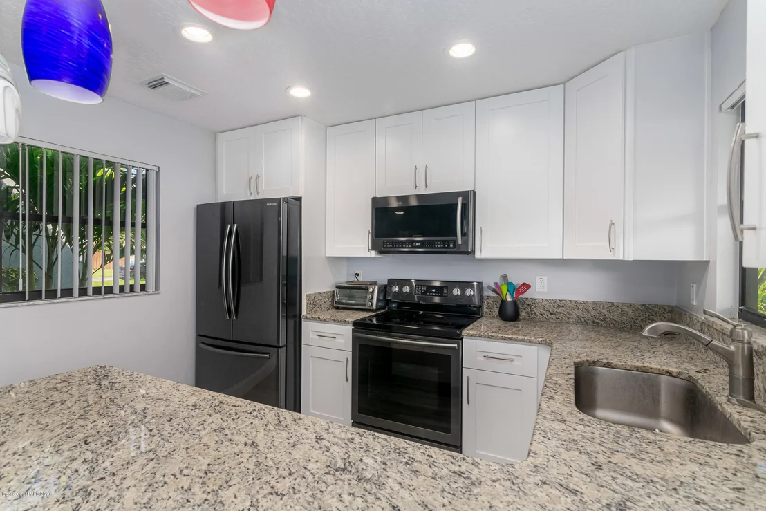 Photo of 550 Deerfield Drive