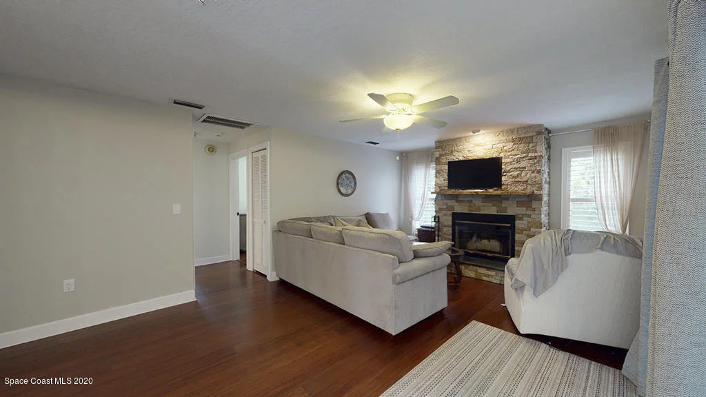 Photo of 214 Jeannie Drive
