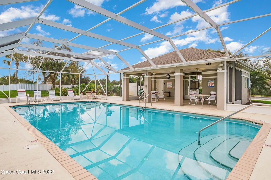 Photo of 2465 Hidden Pine Lane NE