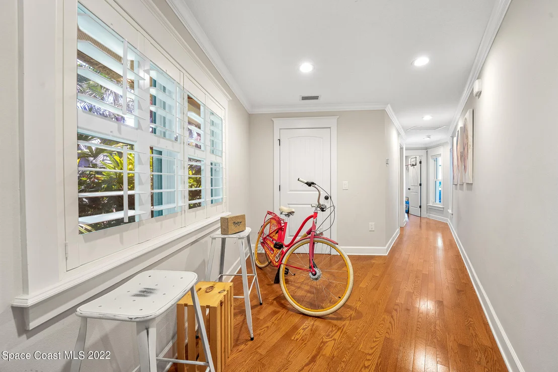 Photo of 437 River View Lane