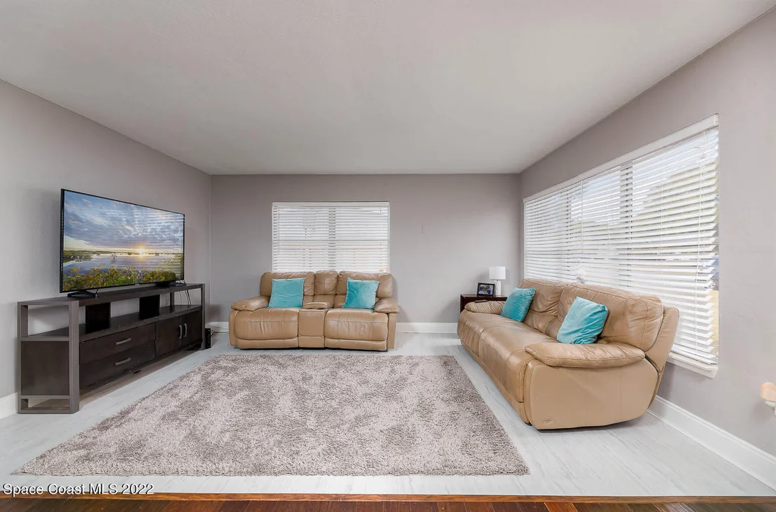 Photo of 201 W Alma Drive