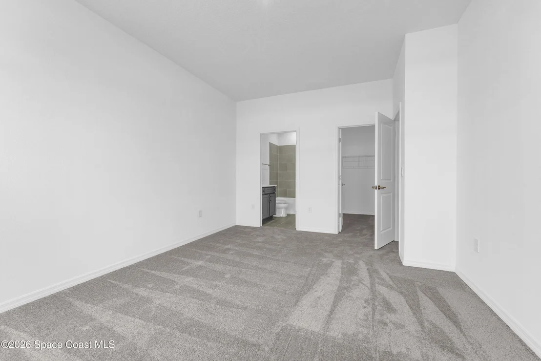 Photo of 1012 Banff Drive NE