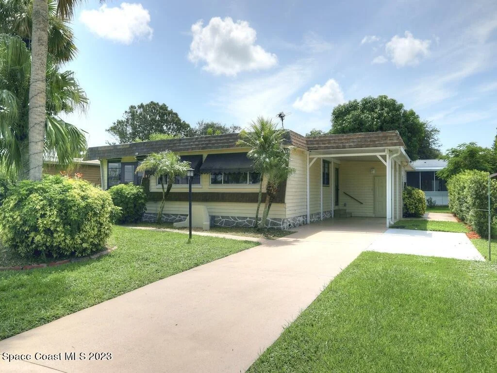 Photo of 925 Barefoot Boulevard