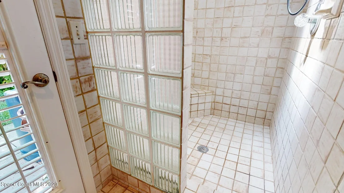 Photo of 421 Riverview Lane