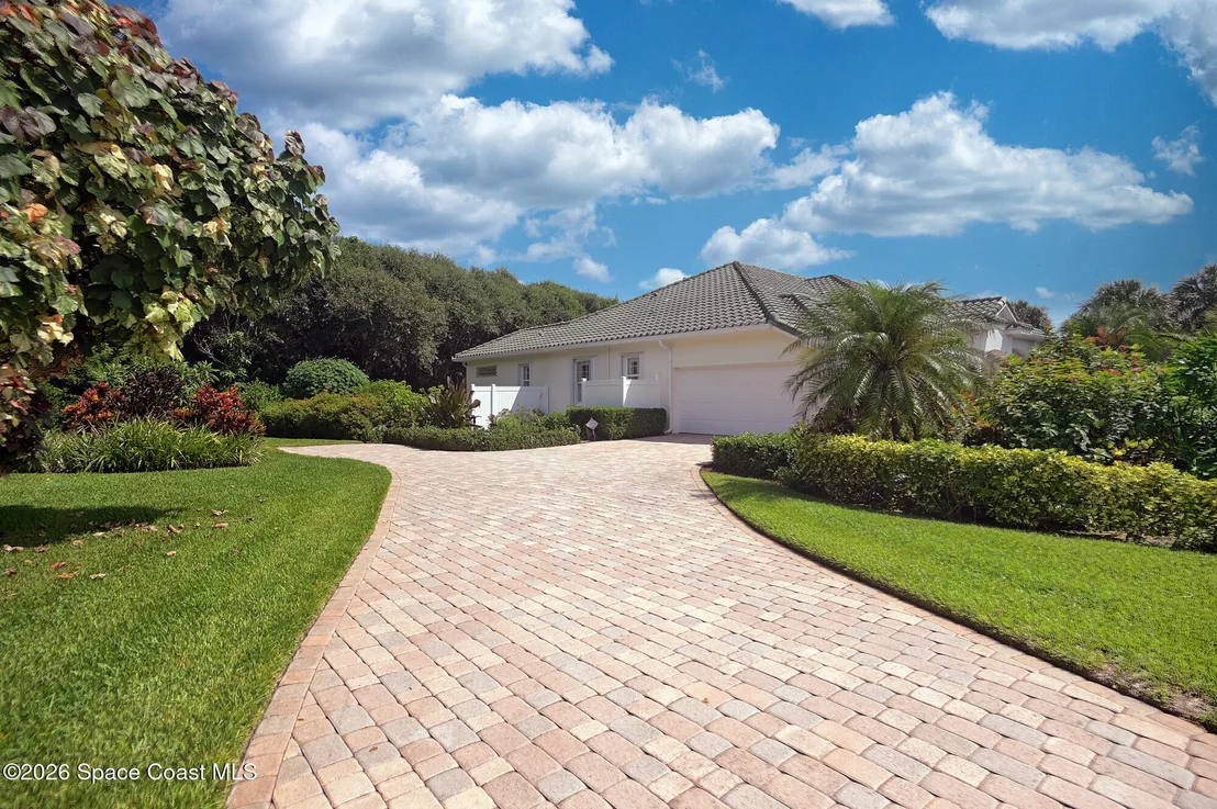 Photo of 120 Bayshore Drive