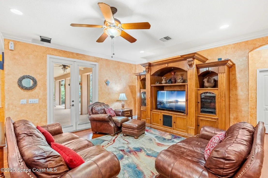 Photo of 4443 Long Lake Road