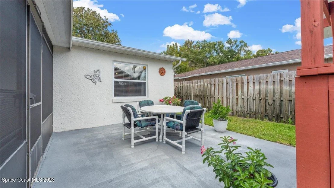 Photo of 987 Sycamore Drive