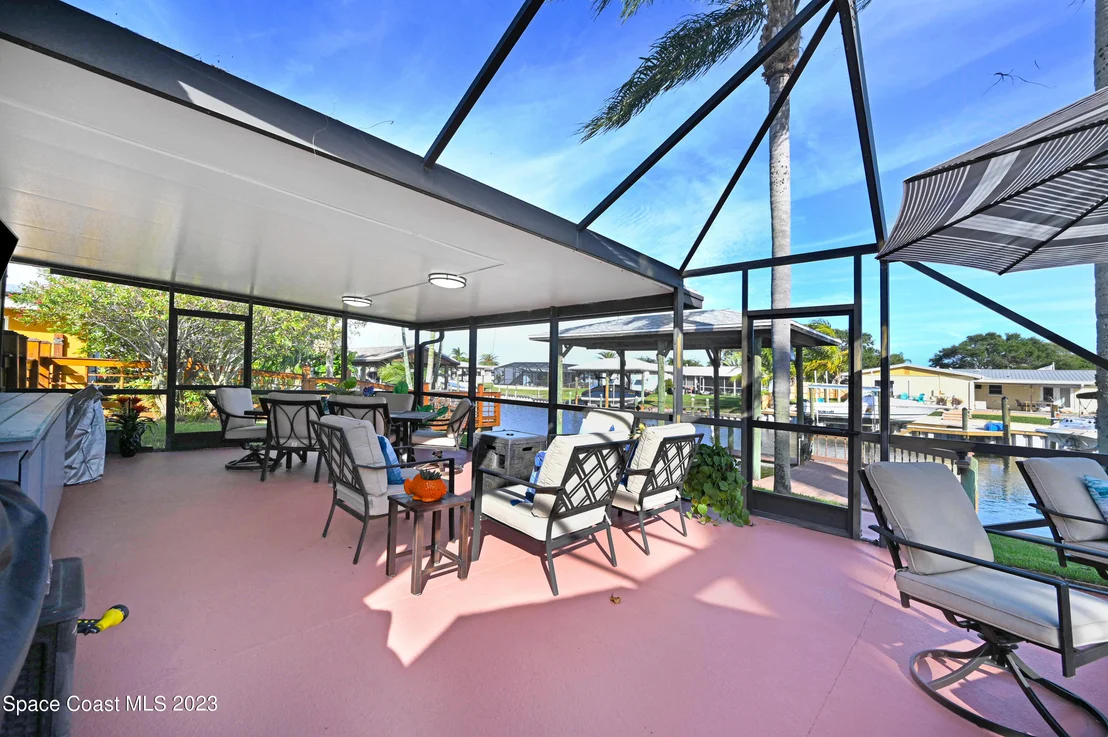 Photo of 405 Thrush Drive