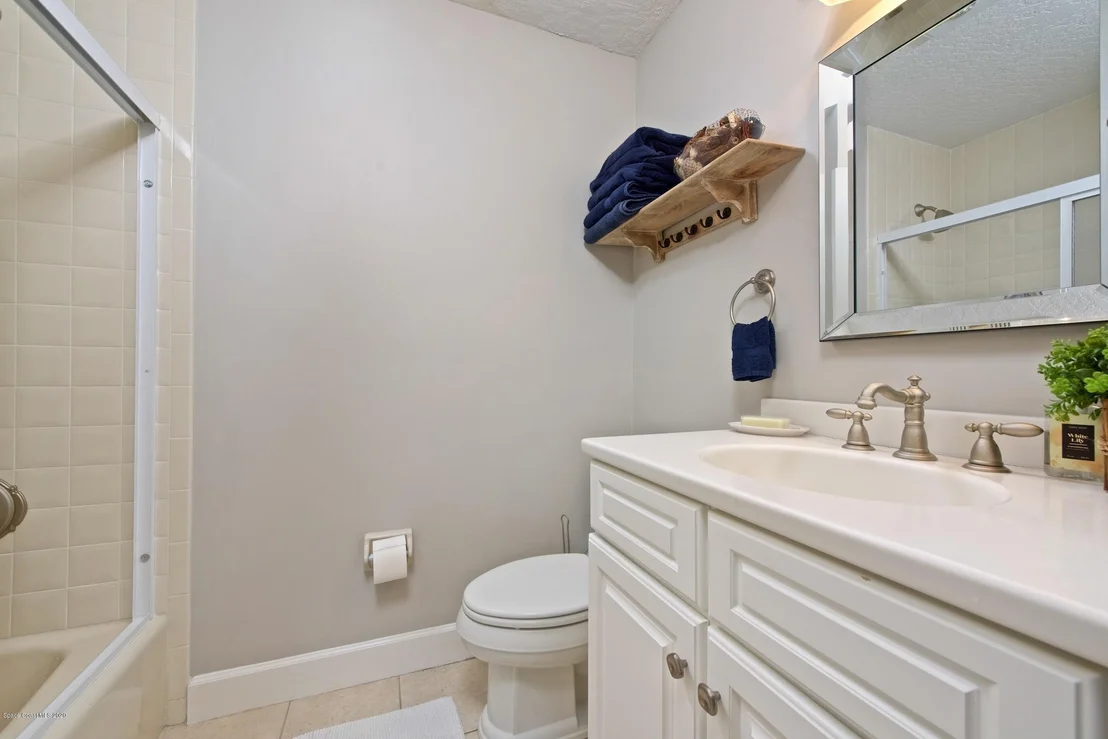 Photo of 637 Woodbridge Drive