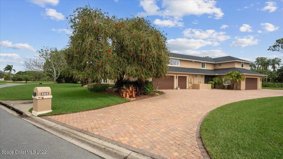 Photo of 873 Oak Park Drive