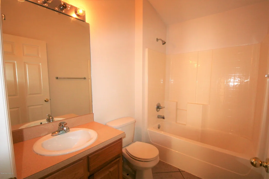 Photo of 1433 Hemingway Boulevard