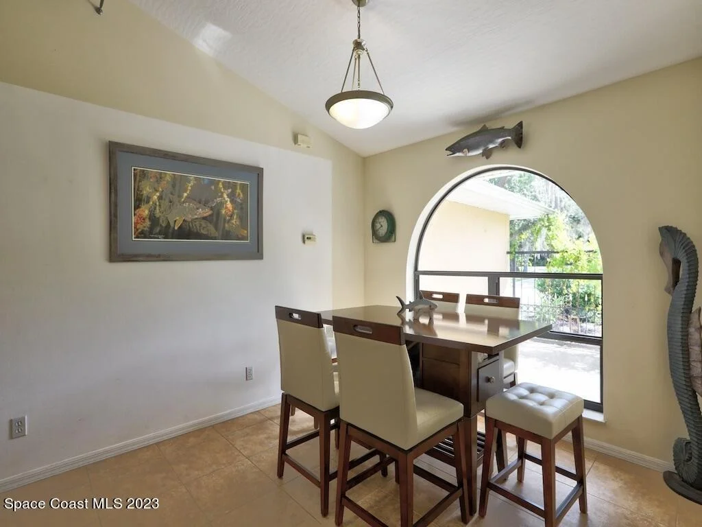 Photo of 9850 Oak