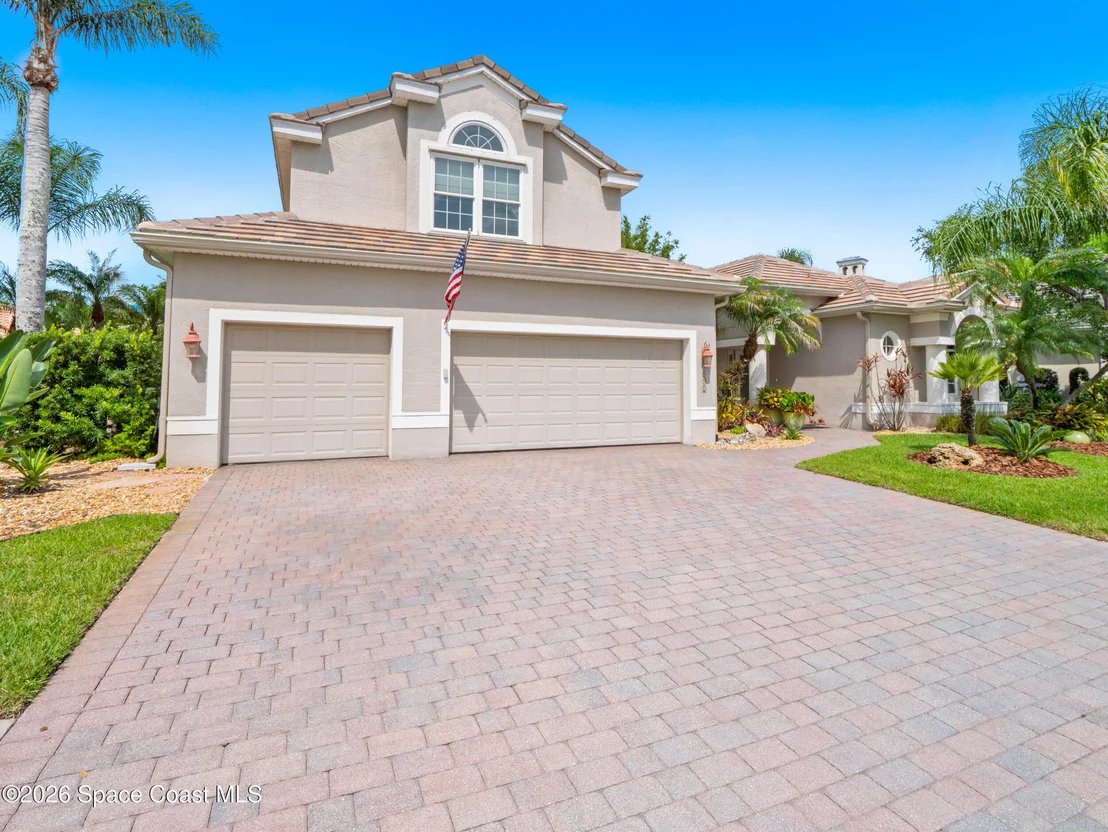 Photo of 992 Balmoral Way