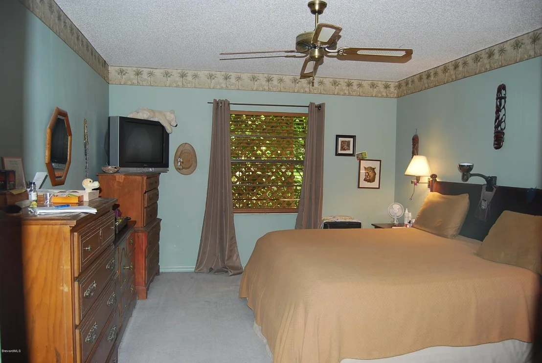 Photo of 1886 Oakwood Trail