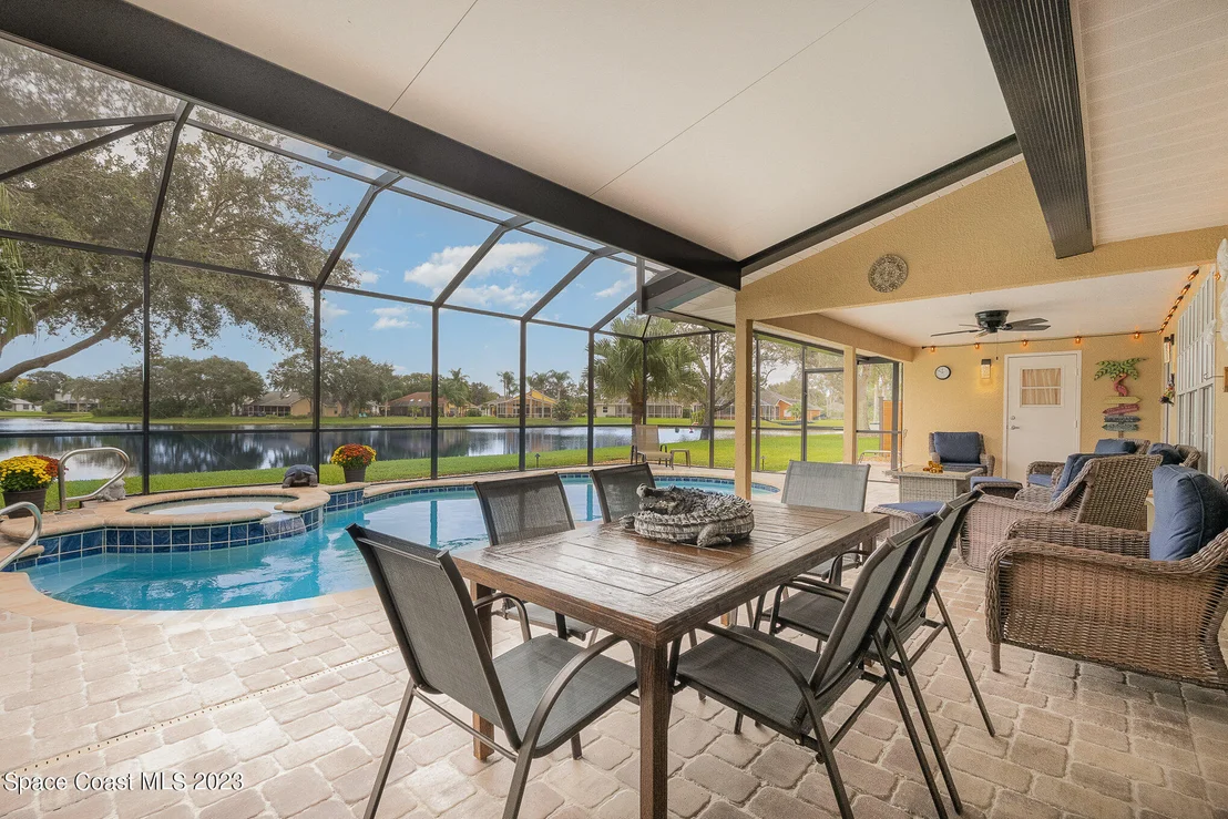 Photo of 321 Lake Victoria Circle