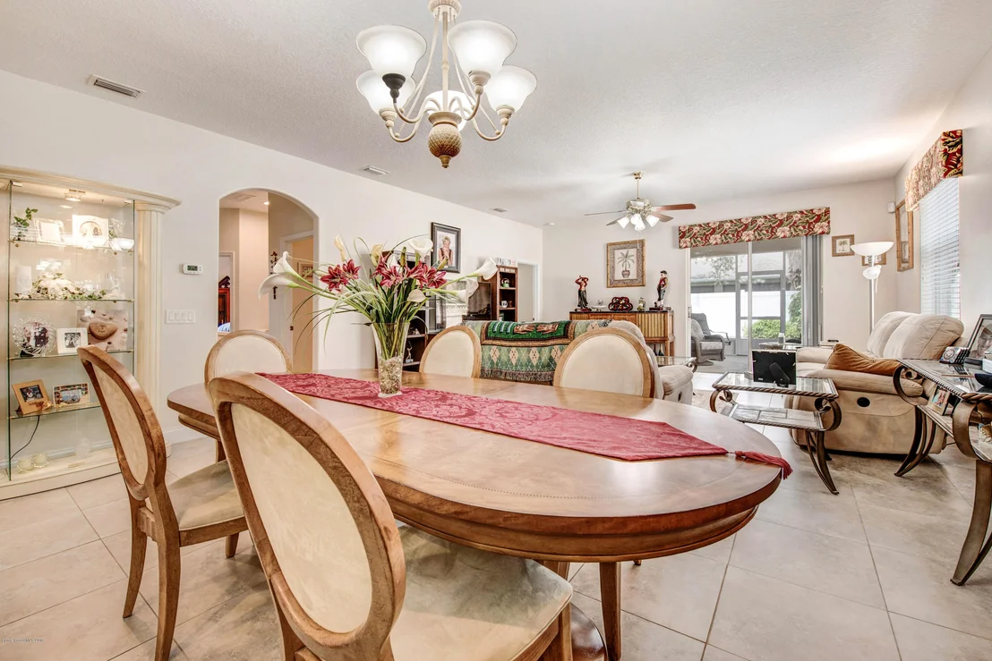 Photo of 412 Waterside Circle