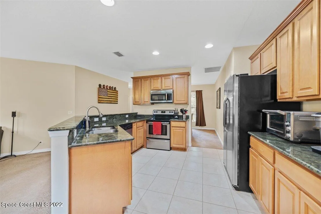 Photo of 6355 Angus Street