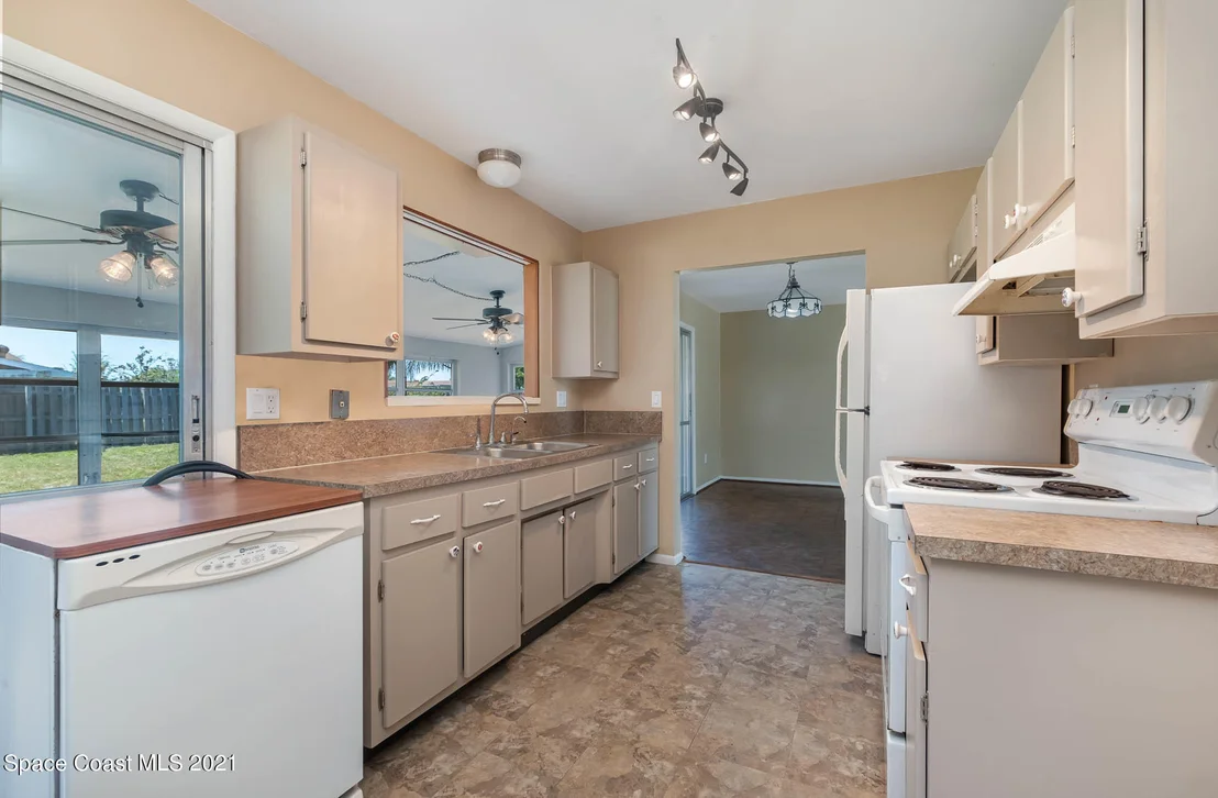 Photo of 950 Fulton Lane NE