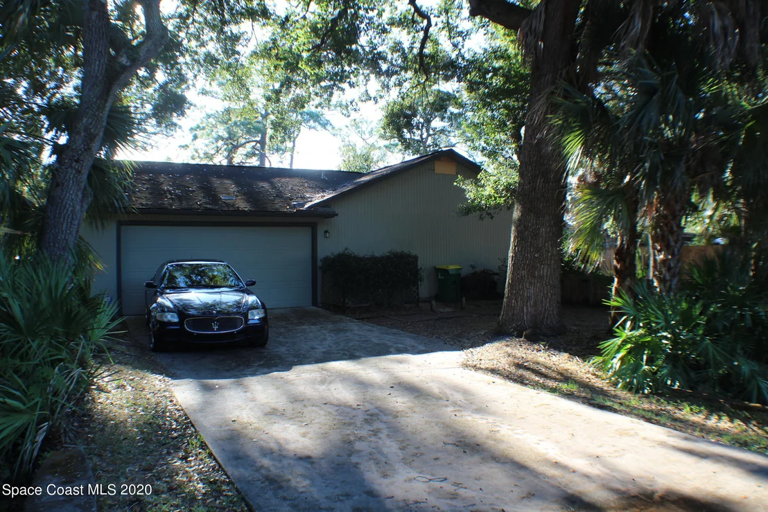 Photo of 150 Oakledge Drive