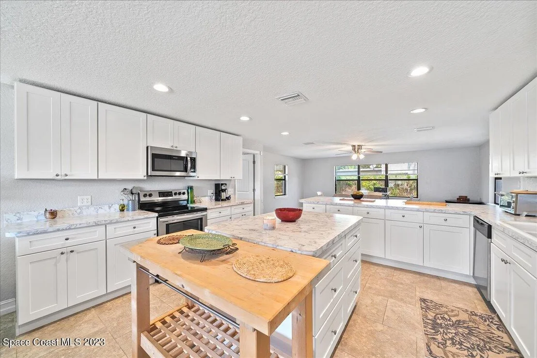 Photo of 1236 Sunwood Drive