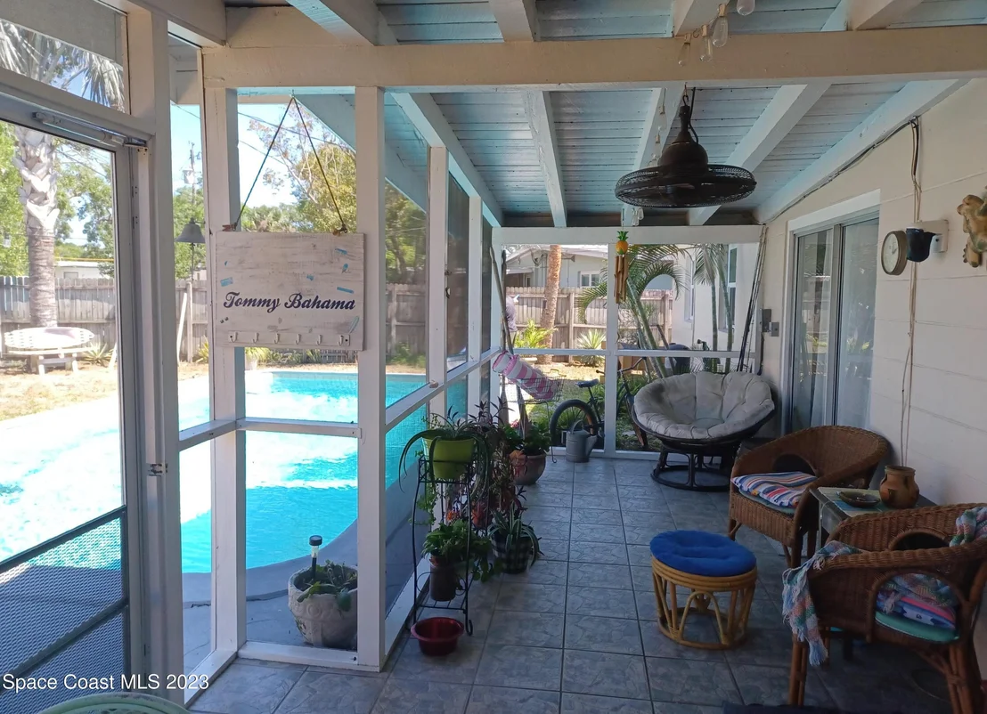 Photo of 1052 Myrtle Lane