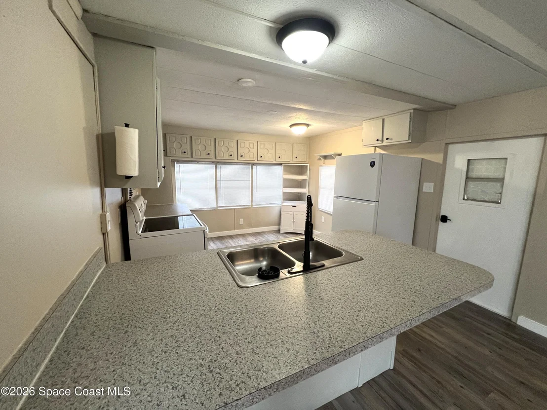 Photo of 2751 Park Lane NE